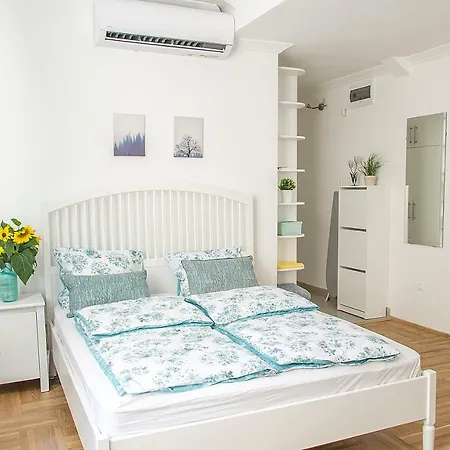 Harrison Apartament