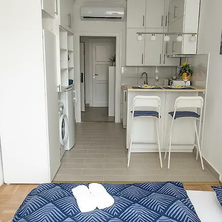 Harrison Apartament *