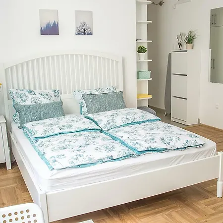 Harrison Apartament *