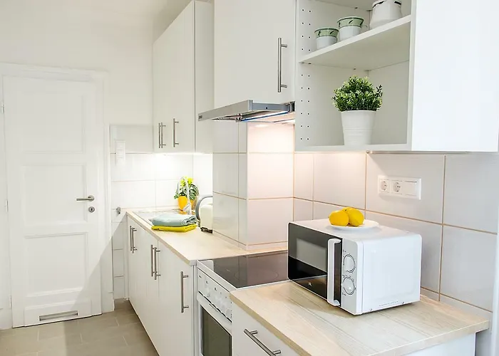 Harrison * Budapesta