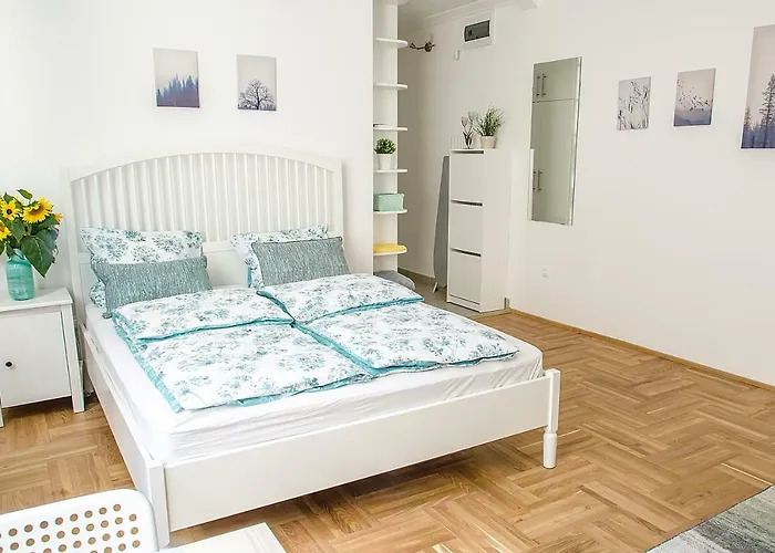 Harrison Apartament *