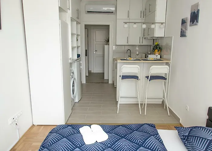 Harrison Apartament *