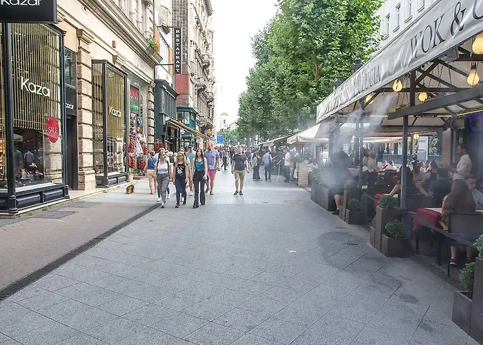 Harrison Apartament *