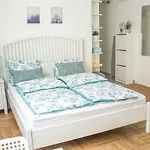 Harrison Apartament *